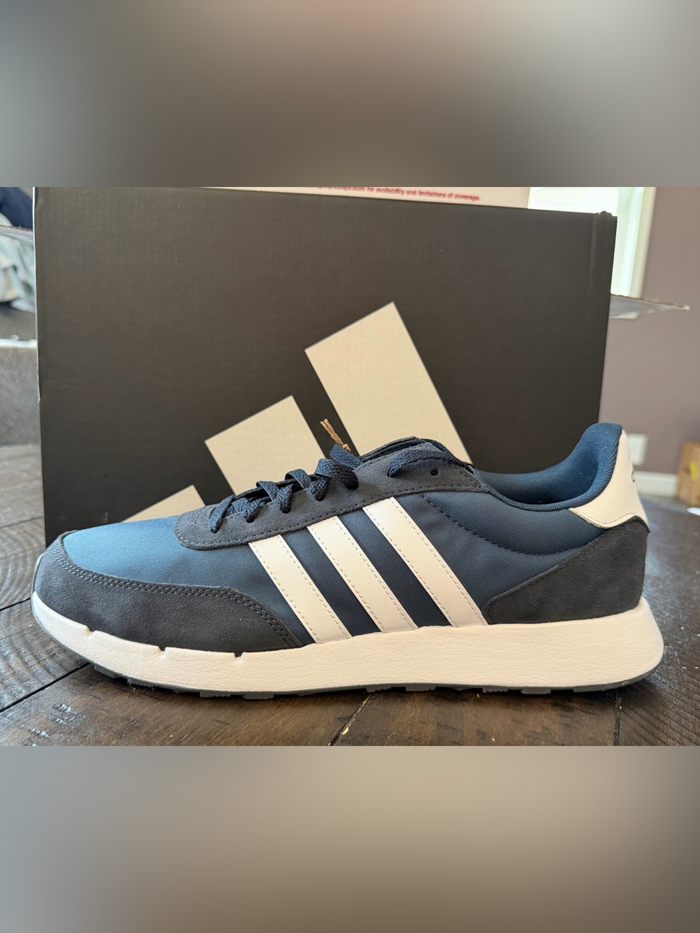 Adidas MENS Navy and White Classic Runner Sneakers
Size 11 1/2